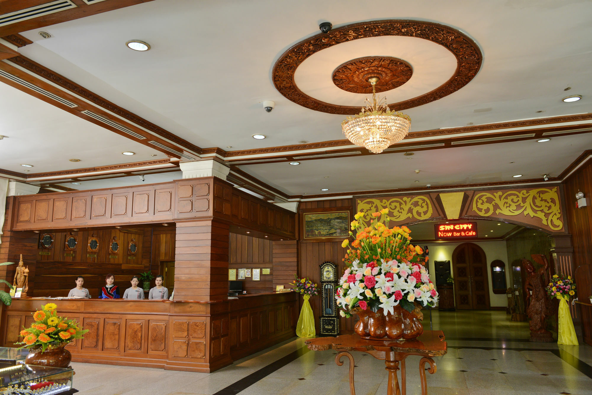 Golden Butterfly Hotel Yangón Exterior foto